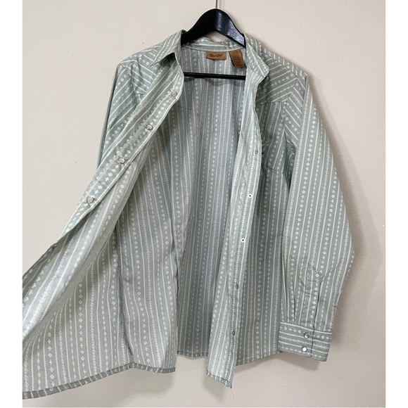 Wrangler Size Large Western Snap Button Long Sleeve Shirt - Picture 2 of 4